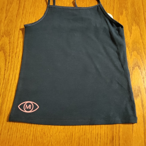 Clothes - Picture 2 of 8